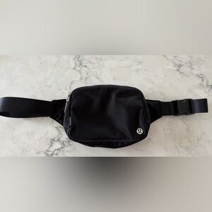 Lululemon Everywhere Bag
